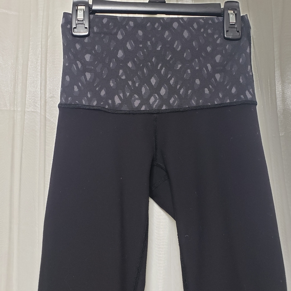 Lululemon Sz 2 Wunder Under Hi-Rise Crop 21" - Picture 4 of 12